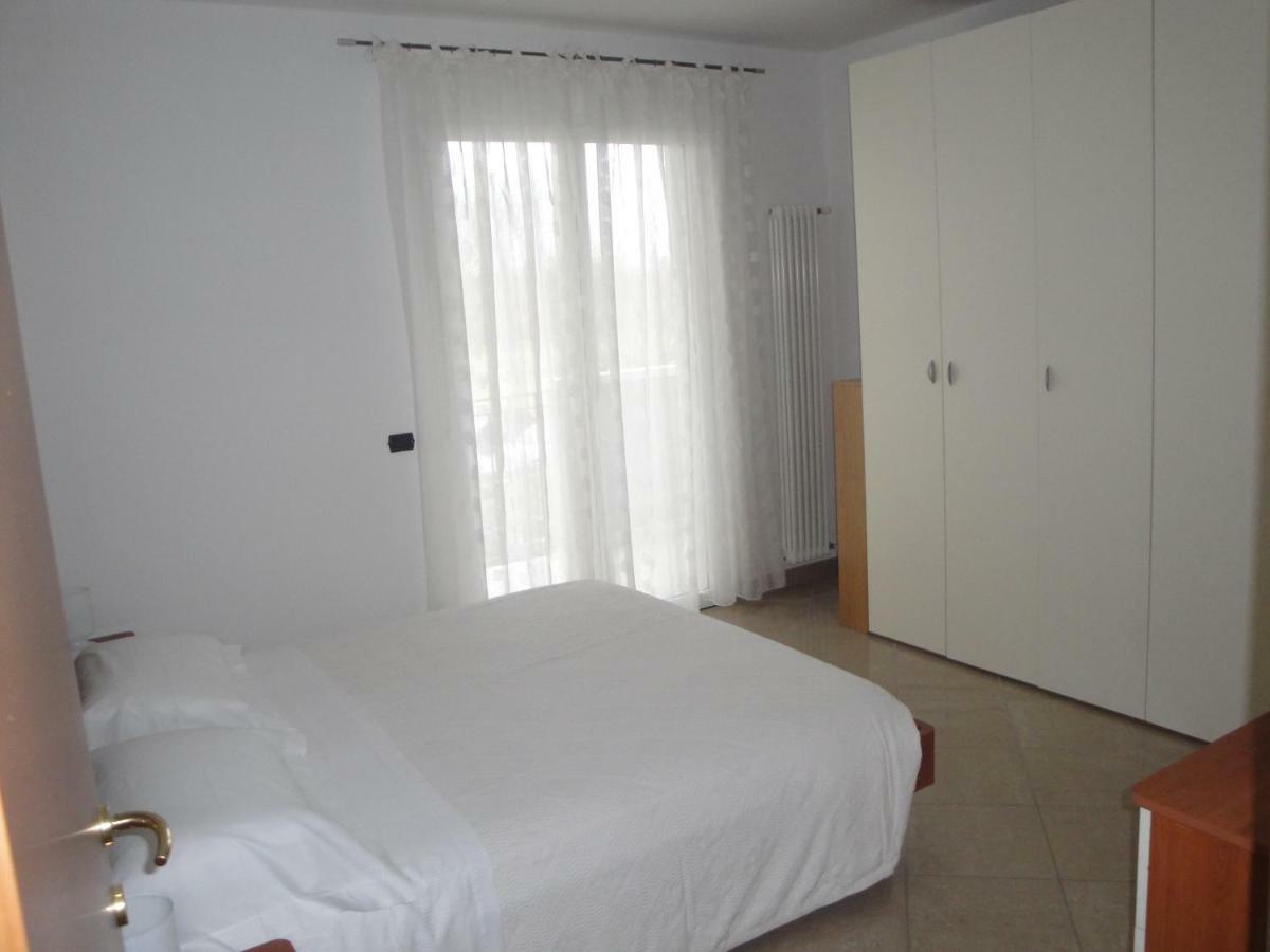 Aloe Beach Apartments, Ombrellone, Parcheggio E Uso Di Biciclette Gratis Rimini Exterior foto
