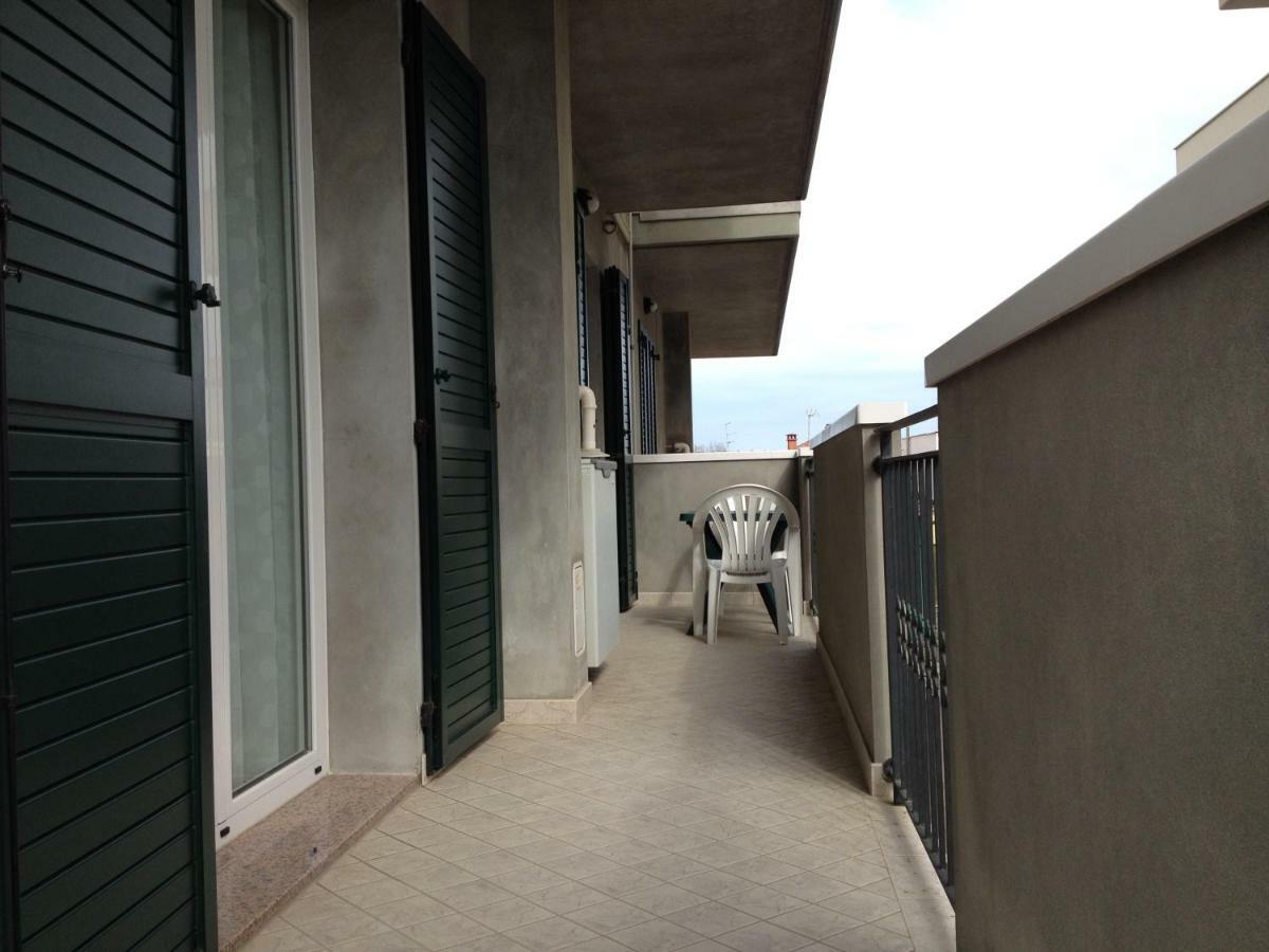 Aloe Beach Apartments, Ombrellone, Parcheggio E Uso Di Biciclette Gratis Rimini Exterior foto