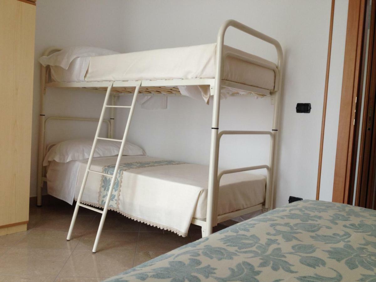 Aloe Beach Apartments, Ombrellone, Parcheggio E Uso Di Biciclette Gratis Rimini Exterior foto