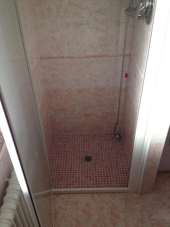 Aloe Beach Apartments, Ombrellone, Parcheggio E Uso Di Biciclette Gratis Rimini Exterior foto